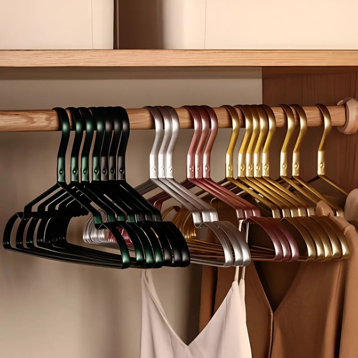 Bibury Metal Coat Hangers Set of 10 Non Slip