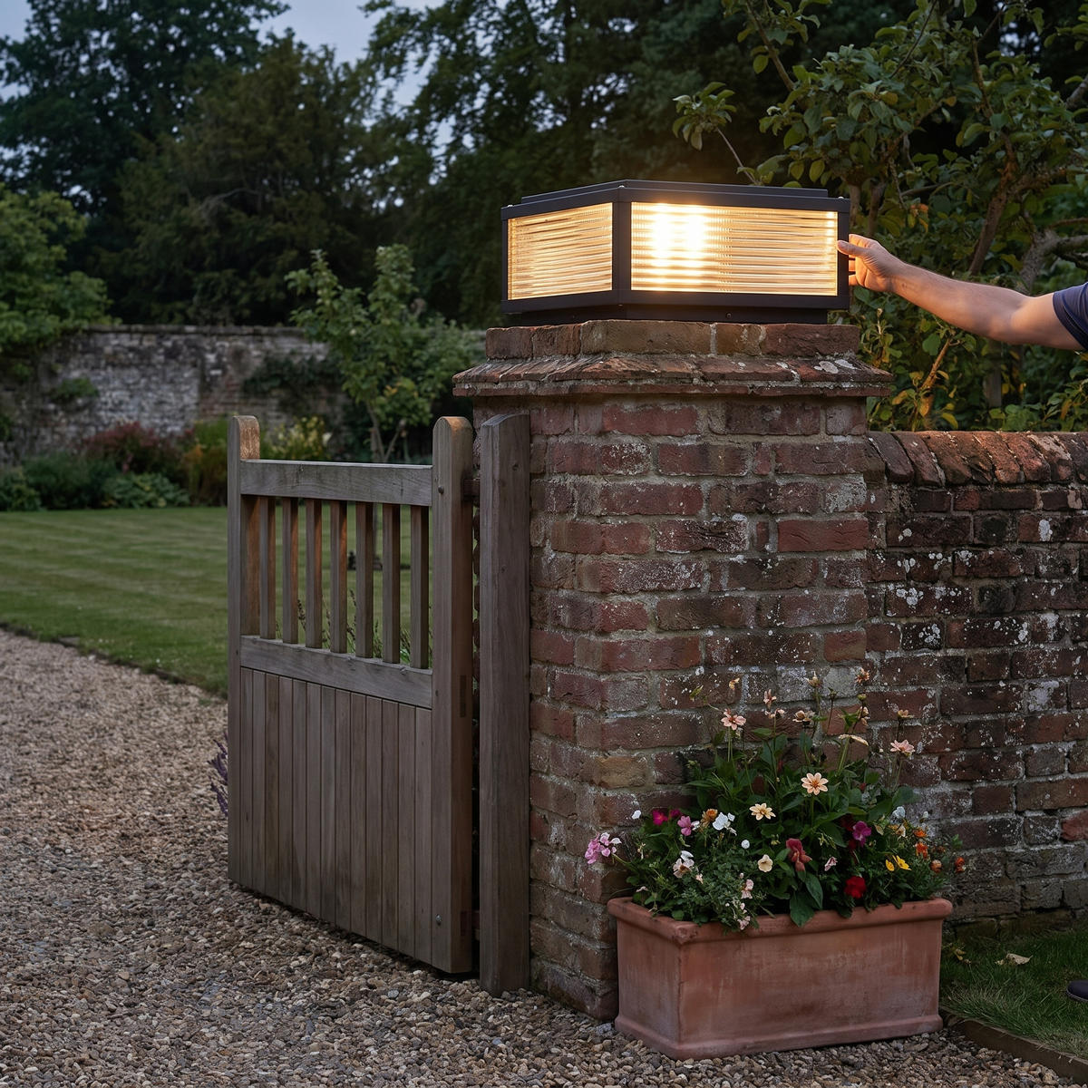 Square Pillar Light Ribbed Glass Outdoor Metal Light